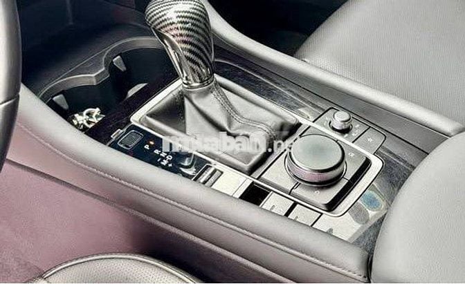 Mazda3 Luxury 2023