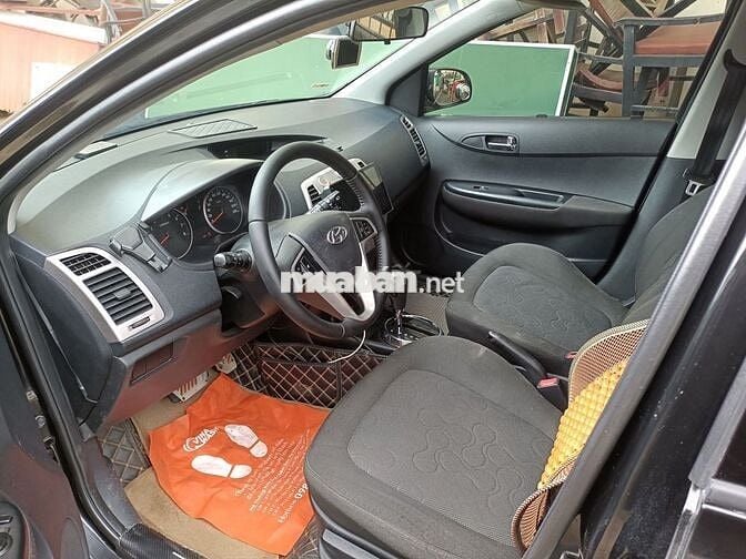 Hyundai i20 2011 1.4 AT - 135000 km chính chủ