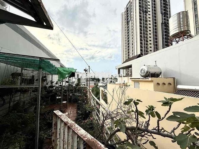 NHÀ CẤP 4 TIỆN XÂY MỚI GẦN MT THÀNH THÁI, 63M2, XÂY LÀM CHDV OK,6.X TỶ
