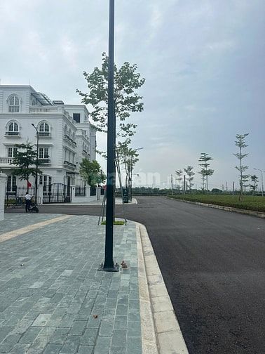 Bán Biệt Thự Phố dự án Avenue Garden diện tích 226m mặt đường 46m.