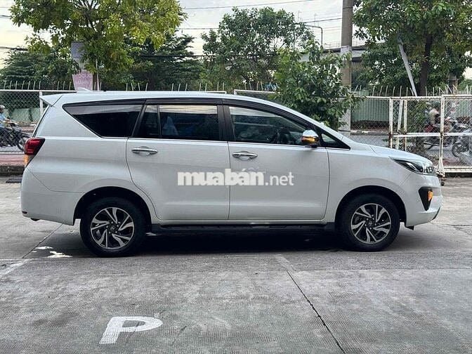 Innova 2022 G 2.0 AT - 54000 km