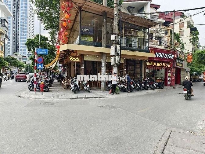 Nhà mặt phố Quan Nhân, Thanh Xuân 41m2, 4 T vỉa hè KD . Giá 14.7 Tỷ