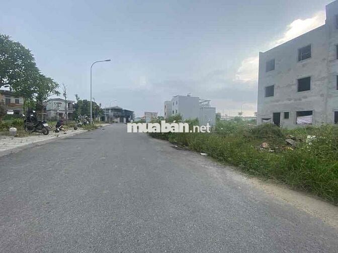 CHÍNH CHỦ GỬI BÁN ĐẤT KINH DOANH Ô TÔ TRÁNH VỈA HÈ RỘNG