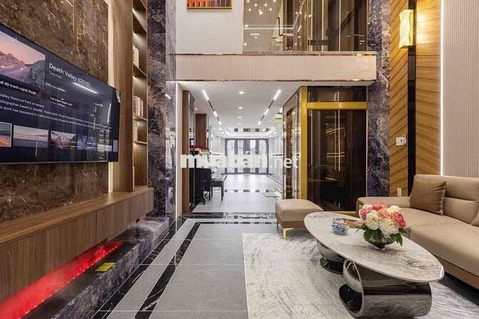 Nhà VIP : Gara - Thang máy - NT cao cấp ... Giá 13 tỷ 5..