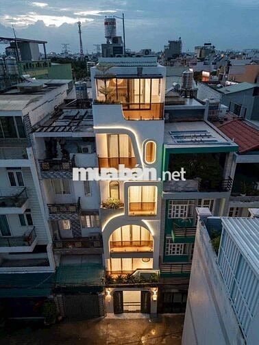 Nhà VIP : Gara - Thang máy - NT cao cấp ... Giá 13 tỷ 5..