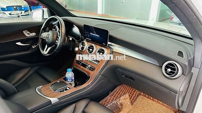 Mercedes GLC200 4 Matic V1 2022 trắng cực đẹp