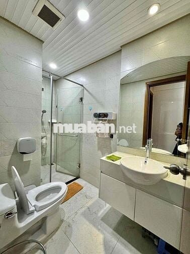 Cho thuê căn hộ Vinhome Central Park - toà Central 3
