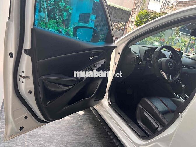 Mazda 2 2016 1.5 AT Hatchback - 89000 km