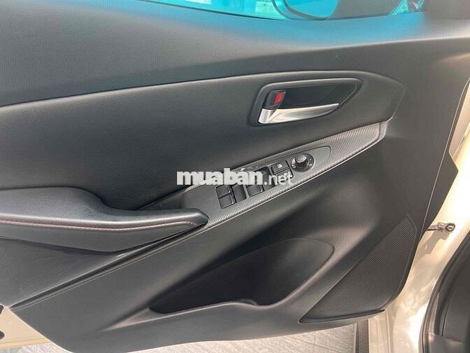 Mazda 2 2016 1.5 AT Hatchback - 89000 km