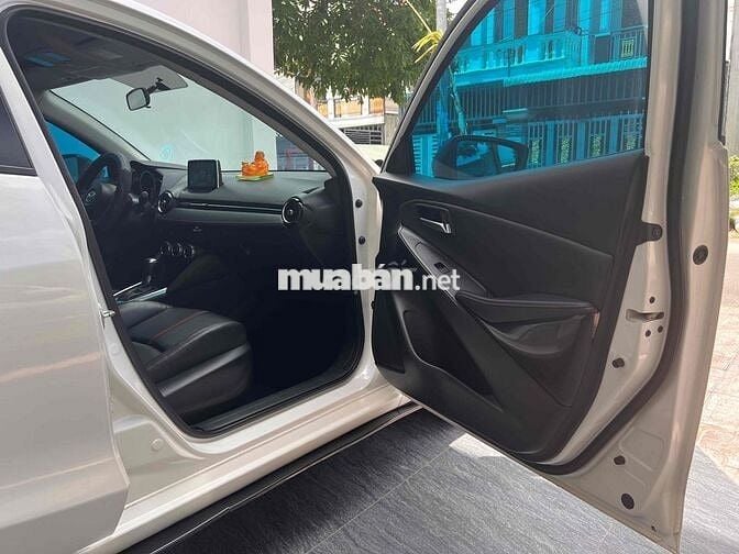 Mazda 2 2016 1.5 AT Hatchback - 89000 km