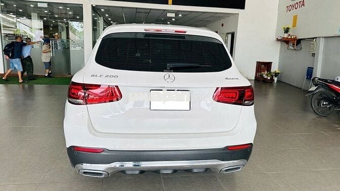 Mercedes GLC200 4 Matic V1 2022 trắng cực đẹp