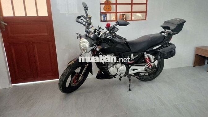 Suzuki EN 150