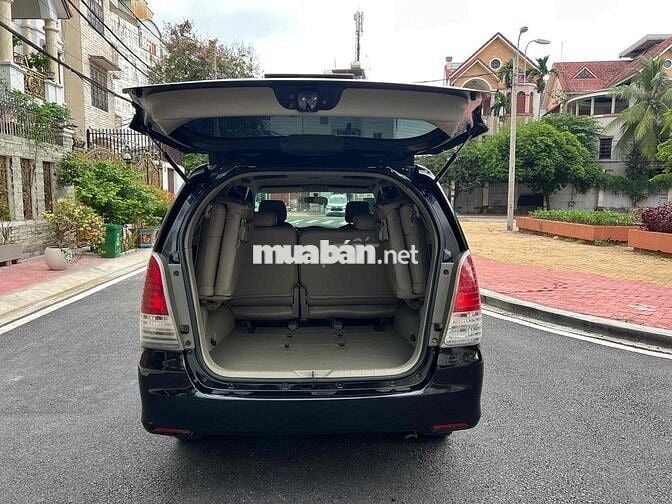 Toyota Innova 2009 G - 140000 km