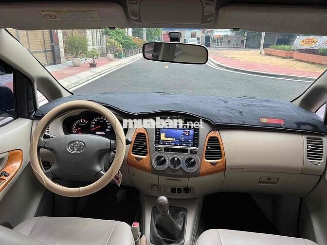 Toyota Innova 2009 G - 140000 km