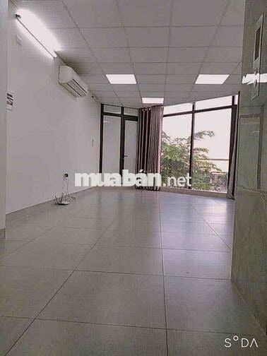 MẶT PHỐ PHẠM VĂN ĐỒNG 6 TẦNG THANG MÁY - NGAY NGÃ TƯ ĐÈN XANH ĐỎ PVD