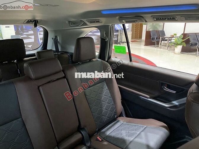 Toyota Innova Cross 2.0 CVT 2025 - 793 Triệu