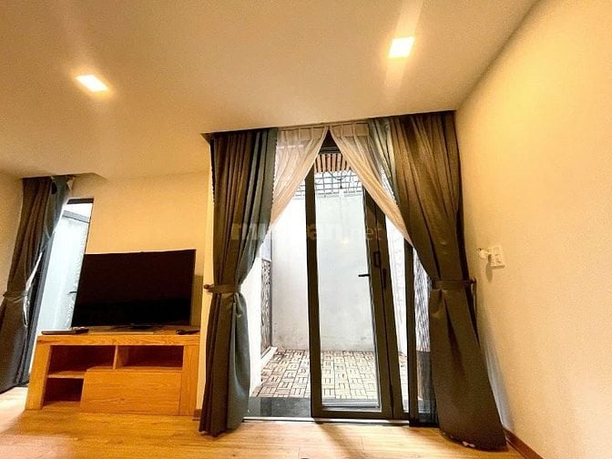Chào bán toà Boutique 292.5m2 - ngay biển Mỹ Khê giá chỉ 5x tỷ