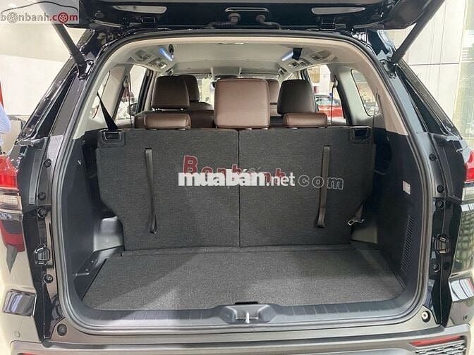 Toyota Innova Cross 2.0 CVT 2025 - 793 Triệu