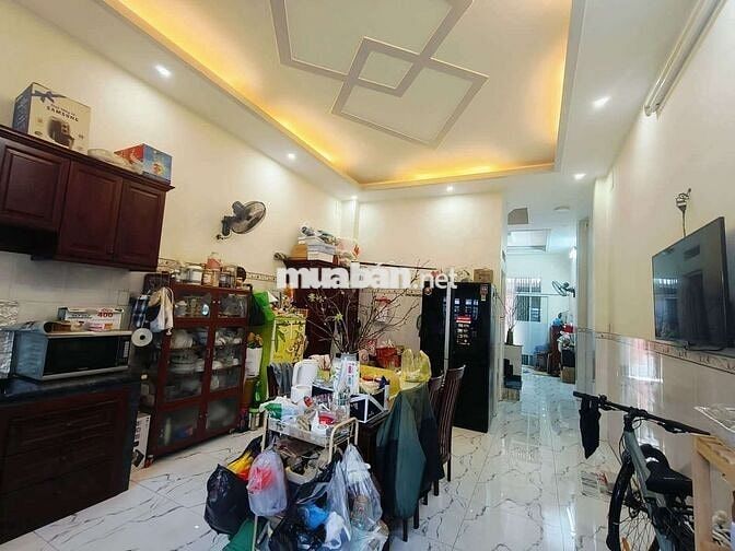 Bán Nhá 3 Tầng HXH Sát MT Đ. Số 11 Linh Xuân DT 66m 3Pn 3Wc Hoàn Công