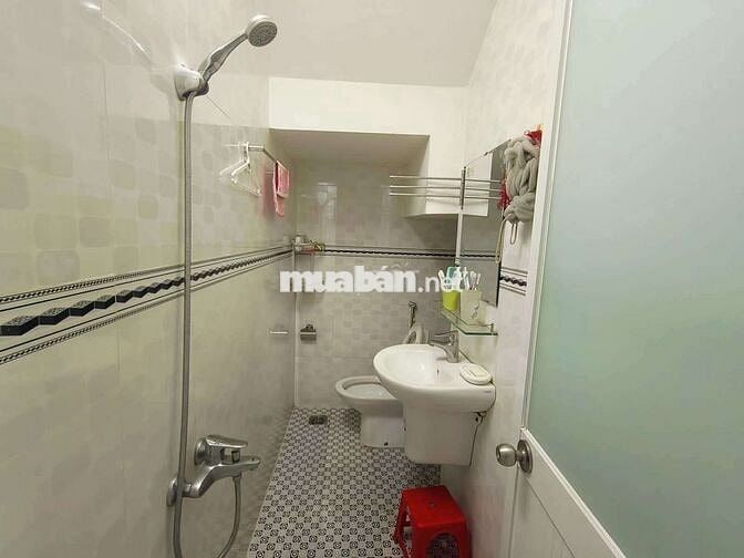Bán Nhá 3 Tầng HXH Sát MT Đ. Số 11 Linh Xuân DT 66m 3Pn 3Wc Hoàn Công