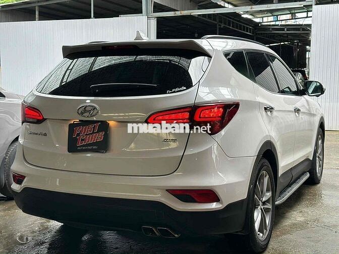 Hyundai Santa Fe 2016 2.4 AT 4 WD - 126000 km