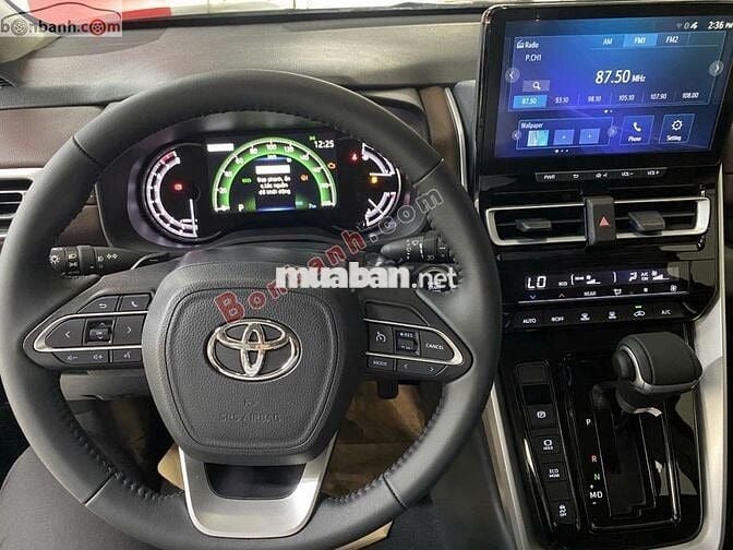 Toyota Innova Cross 2.0 CVT 2025 - 793 Triệu