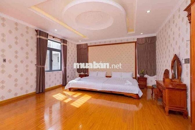 Cho Thuê  Biệt Thự DT 10x20 1Trệt 2Lầu 5Pn 5Wc Full Nội Thất Cao Cấp