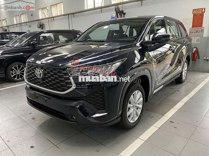 Toyota Innova Cross 2.0 CVT 2025 - 793 Triệu