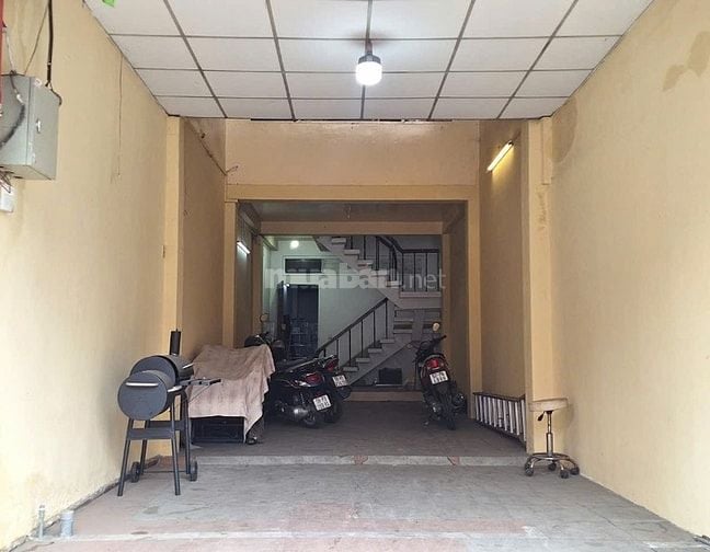 Cho thuê dài hạn nhà mặt tiền đường Hoàng Văn Thụ, Tân Bình 18tr/tháng