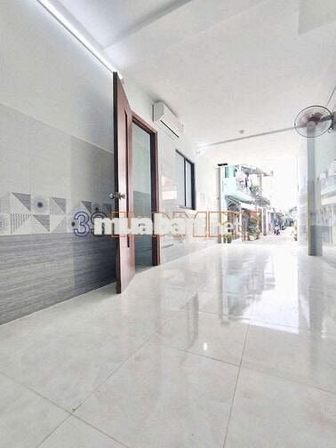 Mặt Bằng Rộng, Sạch, Có Máy Lạnh - 30m2