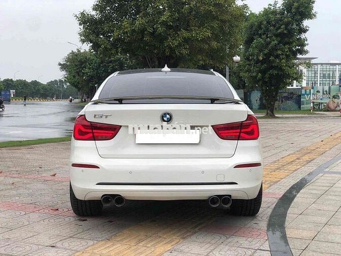 BMW 3 Series 2017 320i GT - 80000 km