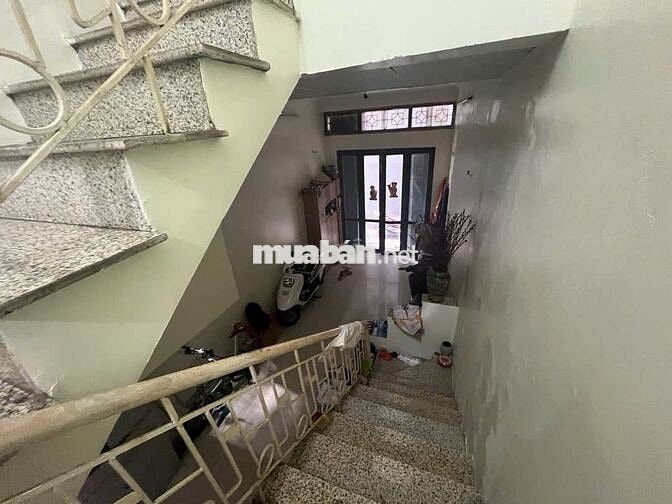 Bán nhà ngay cầu Trắng Hà Đông 40m giá hơn 8 tỷ