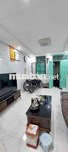 Bán nhà tập thể Lò Đúc, hàng xóm Hoàn kiếm,2 ngủ , nhà đẹp ở ngay 70m2