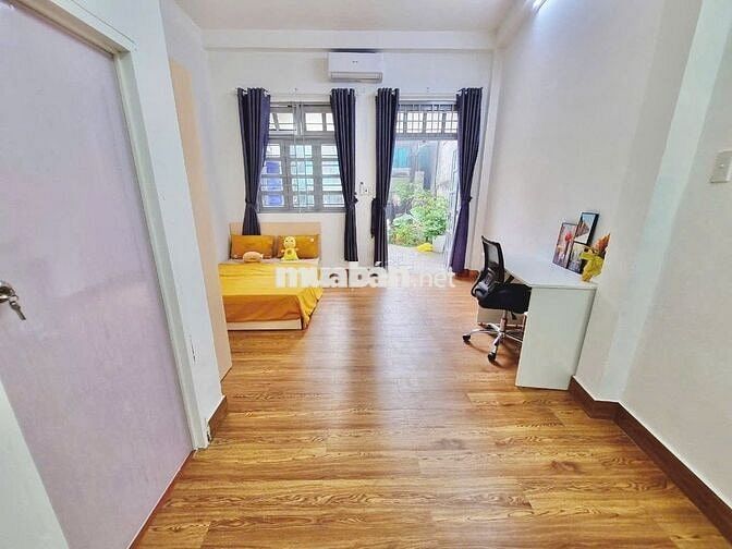 PHÒNG FULL NỘI THẤT CỬA SỔ LỚN Ở BÌNH THẠNH NGAY CHỢ BÀ CHIỂU GIÁP Q3
