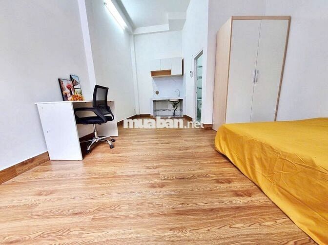 PHÒNG FULL NỘI THẤT CỬA SỔ LỚN Ở BÌNH THẠNH NGAY CHỢ BÀ CHIỂU GIÁP Q3