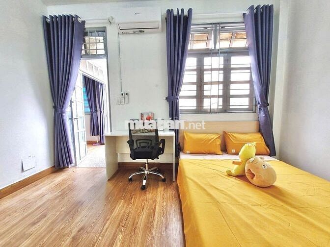 PHÒNG FULL NỘI THẤT CỬA SỔ LỚN Ở BÌNH THẠNH NGAY CHỢ BÀ CHIỂU GIÁP Q3