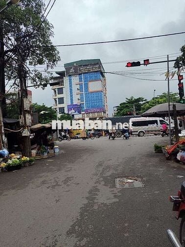 Ỷ La, Dương Nội, ba bước ra khu đô thị, ô tô 20m