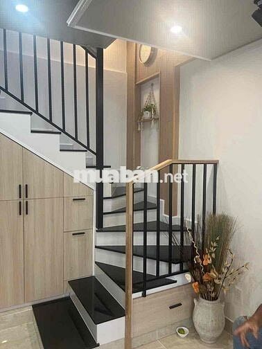 Bán nhà hẻm xe hơi Quận 1 dưới 6tỷ