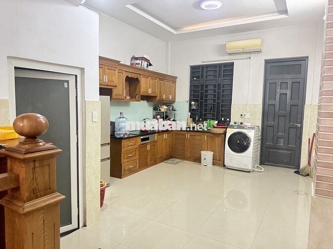 nhà nguyên căn vào ở được liền tiện ích đầy đủ