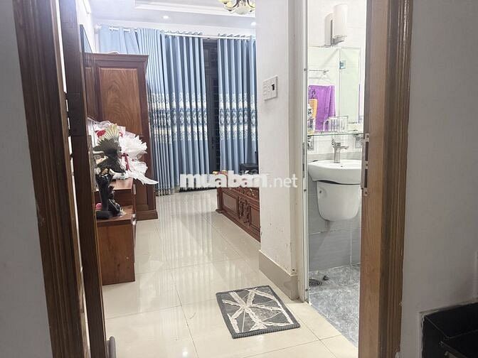 nhà nguyên căn vào ở được liền tiện ích đầy đủ