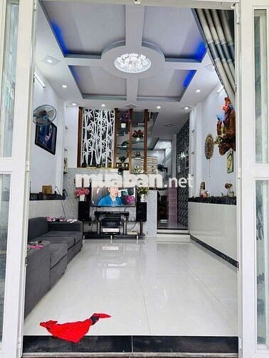 Nhà phố đúc 2 lầu 9 chủ đg oto ngay bv Q12