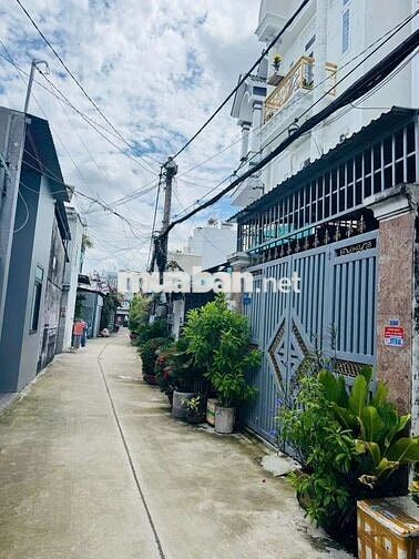 Nhà phố đúc 2 lầu 9 chủ đg oto ngay bv Q12