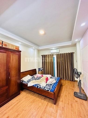 CẦU GIẤY,HIẾM, CÒN SÓT LẠI, 5 TẦNG,4 NGỦ, DT 35M2, PHẢI THẬT NHANH