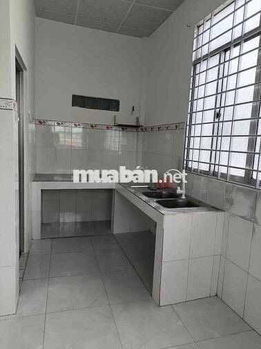 nhà nặt tiền 3tỷ3 cách vòng xoay 30m