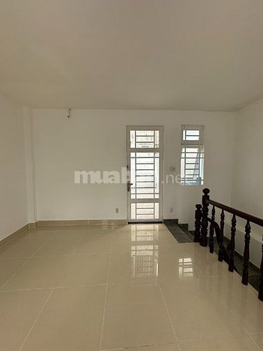 Bán nhà 6x18m 1 trệt 1 lầu, có sân thượng,KDC Bình Hưng, BC