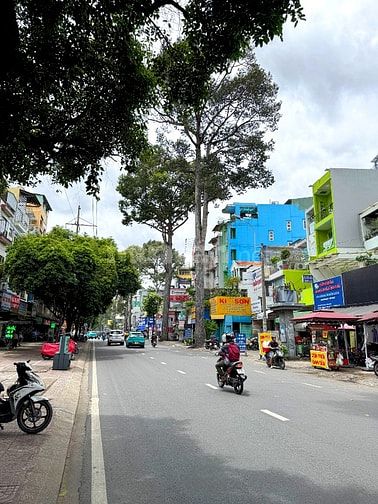 BÁN NHÀ MẶT TIỀN : 78 HÙNG VƯƠNG - P. 1 - Q. 10 - TPHCM