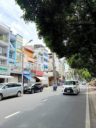 BÁN NHÀ MẶT TIỀN : 78 HÙNG VƯƠNG - P. 1 - Q. 10 - TPHCM