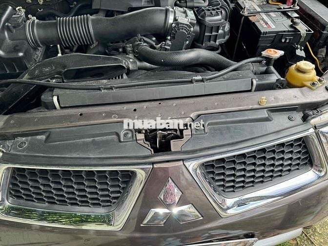 Mitsubishi Pajero Sport 2014 G 4x2 AT - 119000 km