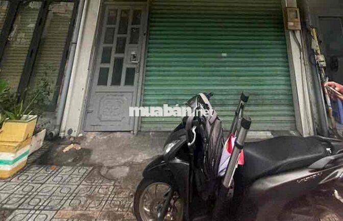 Mặt bằng vỉa hè buổi sáng tại đường phan văn trị gò vấp