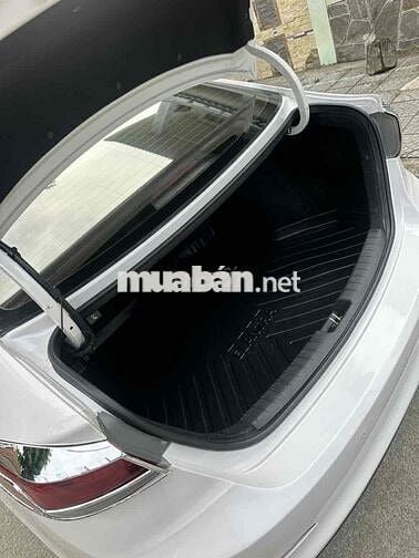 Hyundai Elantra 2016 1.6 MT